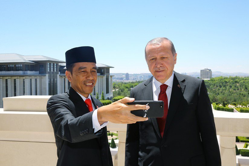 Endonezya Cumhurbaşkanı Widodo, Cumhurbaşkanı Erdoğan İle Sosyal Medyadan Canlı Yayın Yaptı