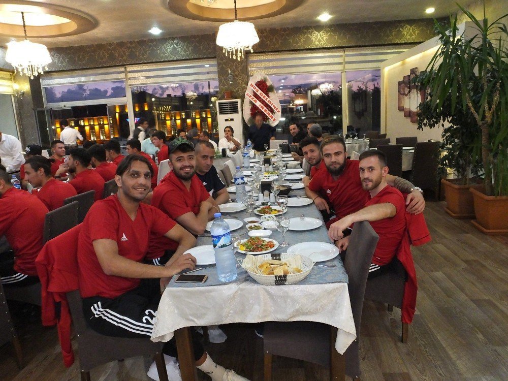 Erzurum’daki Elazığlılar Elazığspor’u Ağırladı