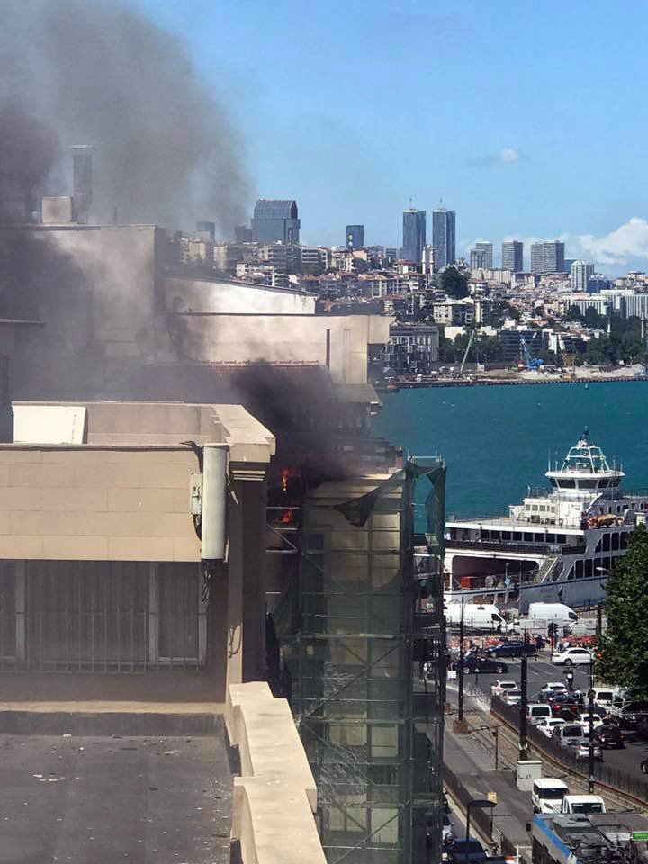 Sirkeci’de Yangın Paniği