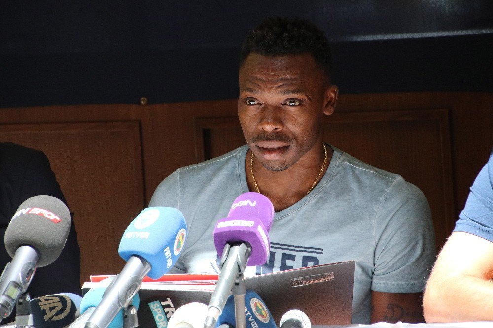 Kameni: “Volkan’la Aynı Soyunma Odasını Paylaşmak Keyif Verir”