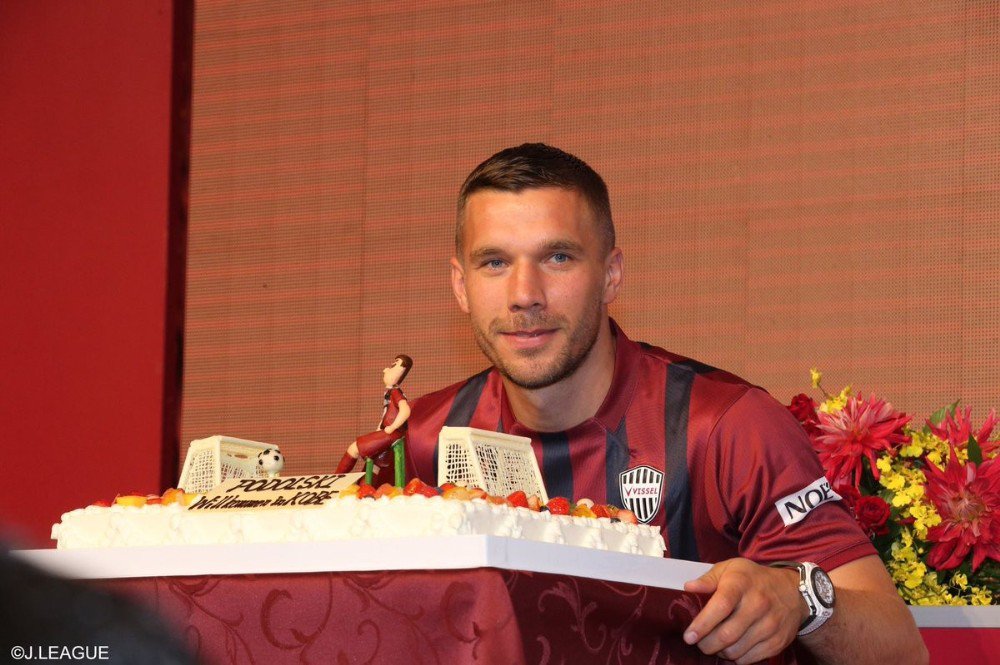 Podolski, Vissel Kobe’de İmzaladı