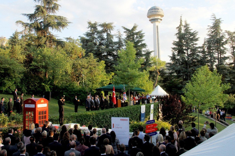 Kraliçe Elizabeth’in 91. Doğum Günü Partisi Ankara’da Kutlandı