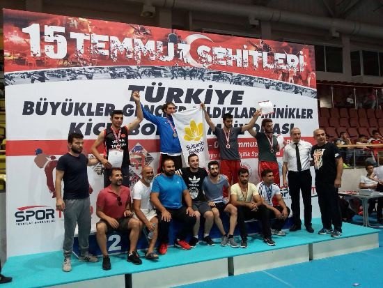 Tuncelili 2 Sporcu Kick Boks’ta Türkiye Üçüncüsü Oldu
