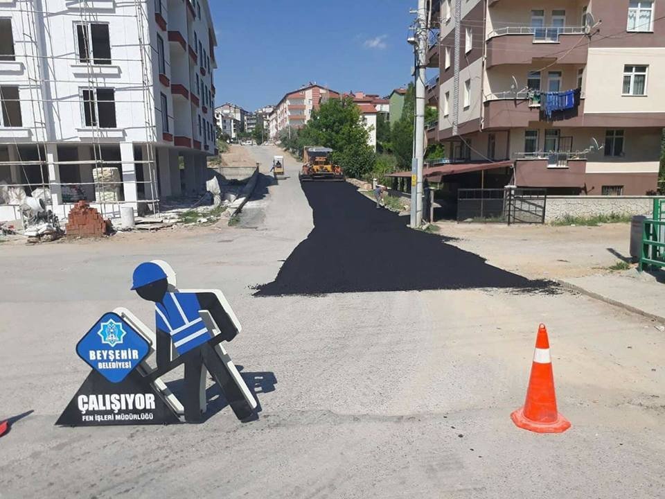 Beyşehir’de Yol Çalışmaları Devam Ediyor