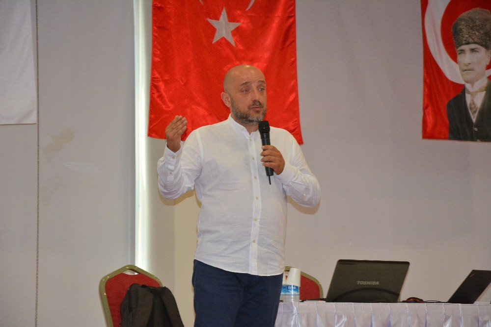 Kuşadası Ticaret Odasında E-ticaret Konferansı