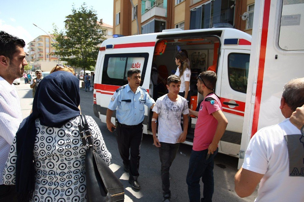 Malatya’da Yangında 20 Kişi Dumandan Etkilendi