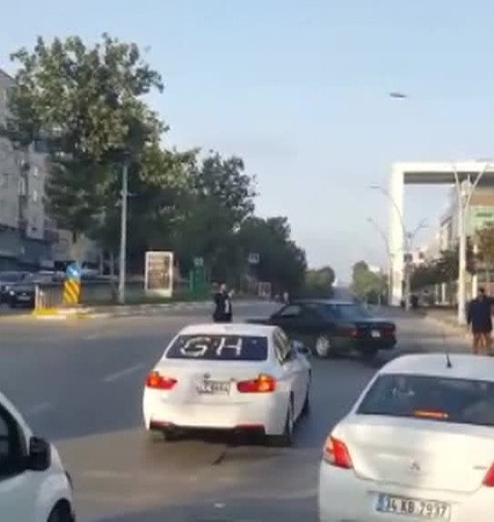 Düğün Konvoyundaki Trafik Magandası Kamerada