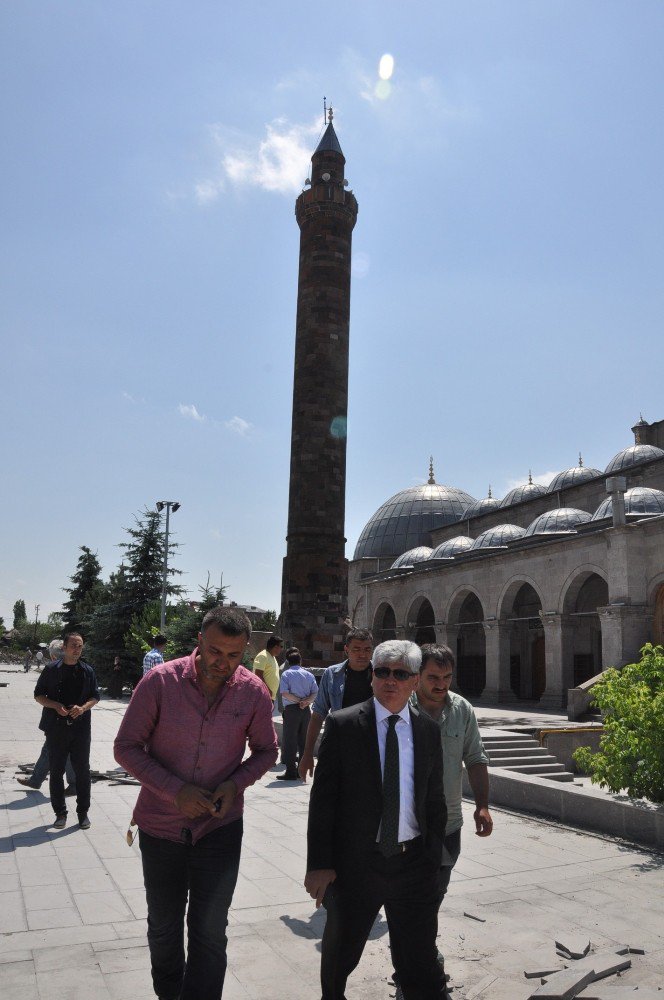 Vali Doğan, Evliye Cami Bölgesinde İncelemelerde Bulundu