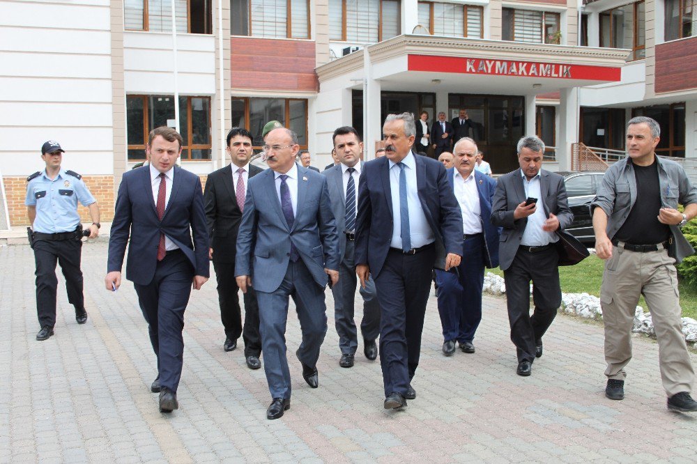 Vali Yaşar Karadeniz, Araç İlçesini Ziyaret Etti