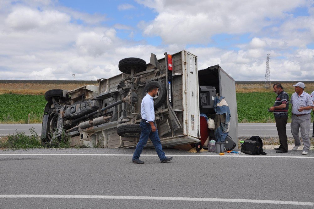 Yozgat’ta Kamyonet Devrildi: 1 Yaralı