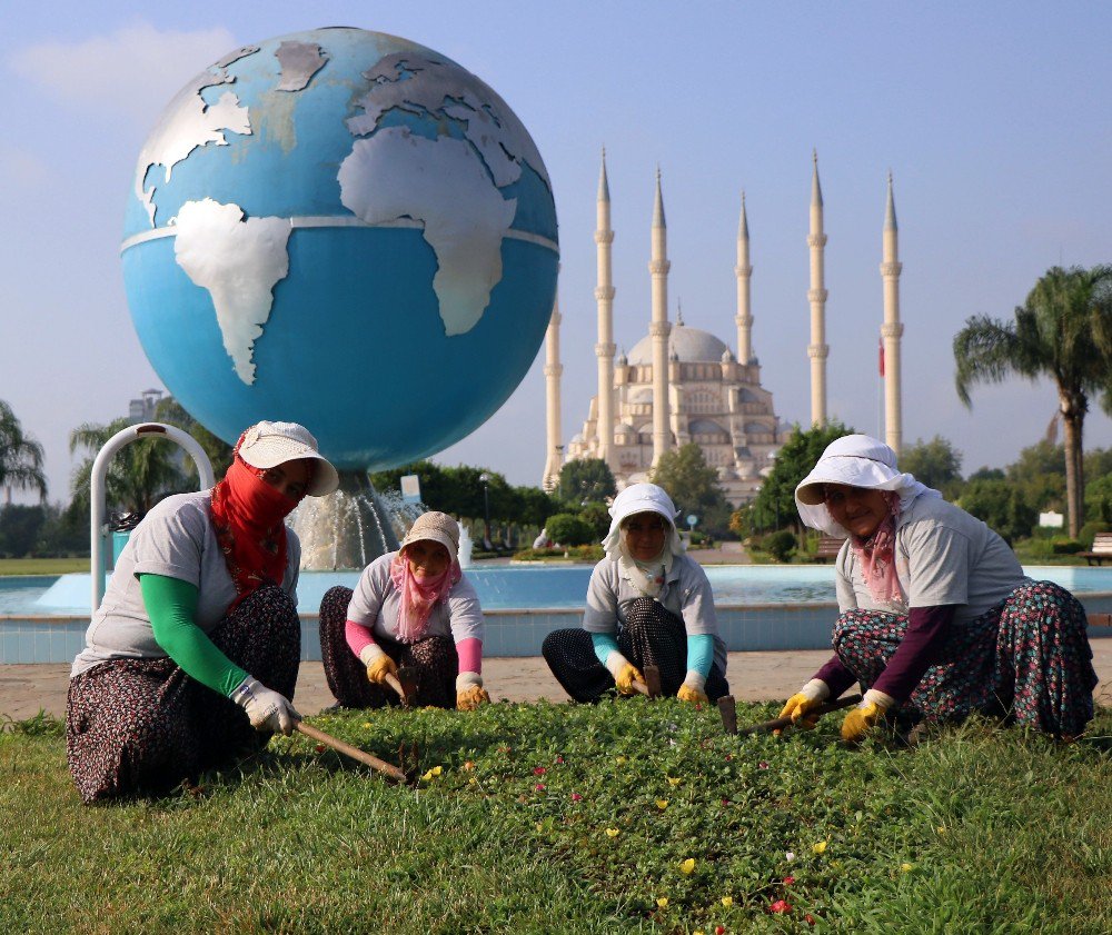 Adana’yı Güzelleştiren Kadınların Kavurucu Sıcakta Ekmek Mücadelesi
