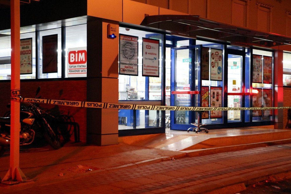 Antalya’da Alışveriş Merkezinde Silahlı Soygun