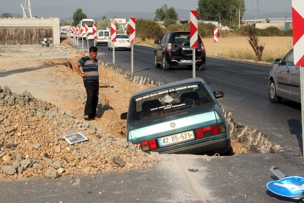 Dikkatsiz Sürücü Çukura Uçtu