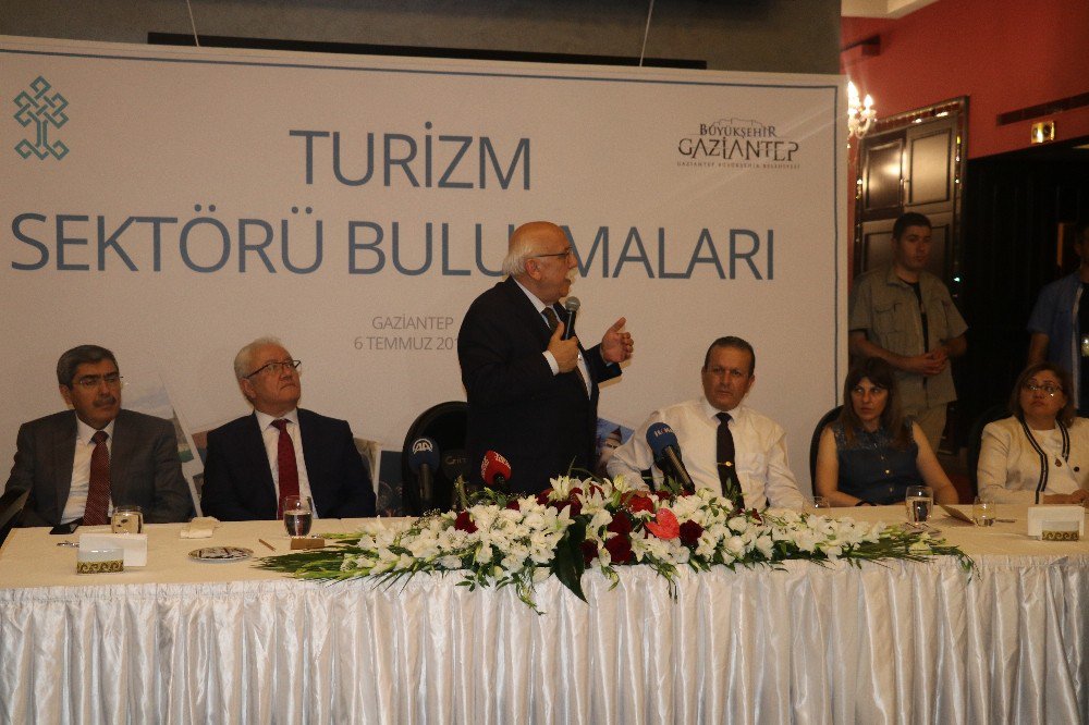 Bakan Avcı, Turizm Sektörü Temsilcileriyle Bir Araya Geldi