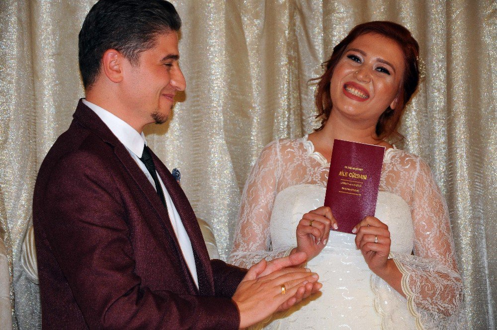 Tarihi Unutmamak İçin Bugün Nikah Kıyıyorlar