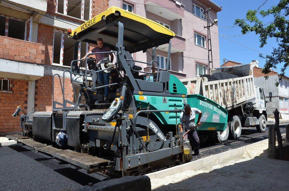 Bozüyük’te Asfaltlama Çalışmaları Tüm Hızıyla Devam Ediyor