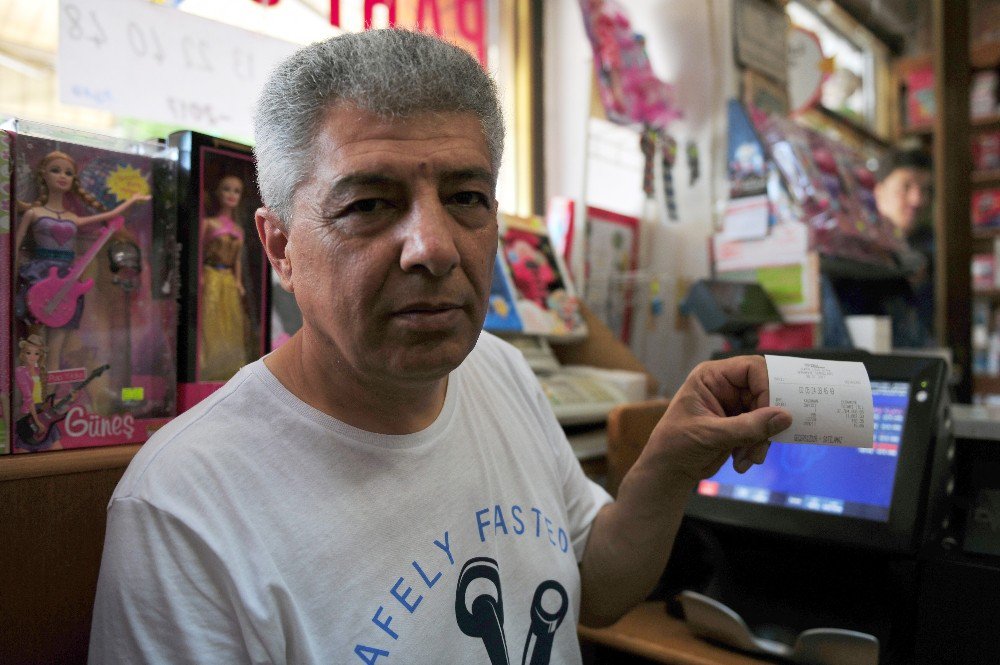 Süper Loto’da 37 Milyonun Çıktığı Bayiye Vatandaşlardan Yoğun İlgi