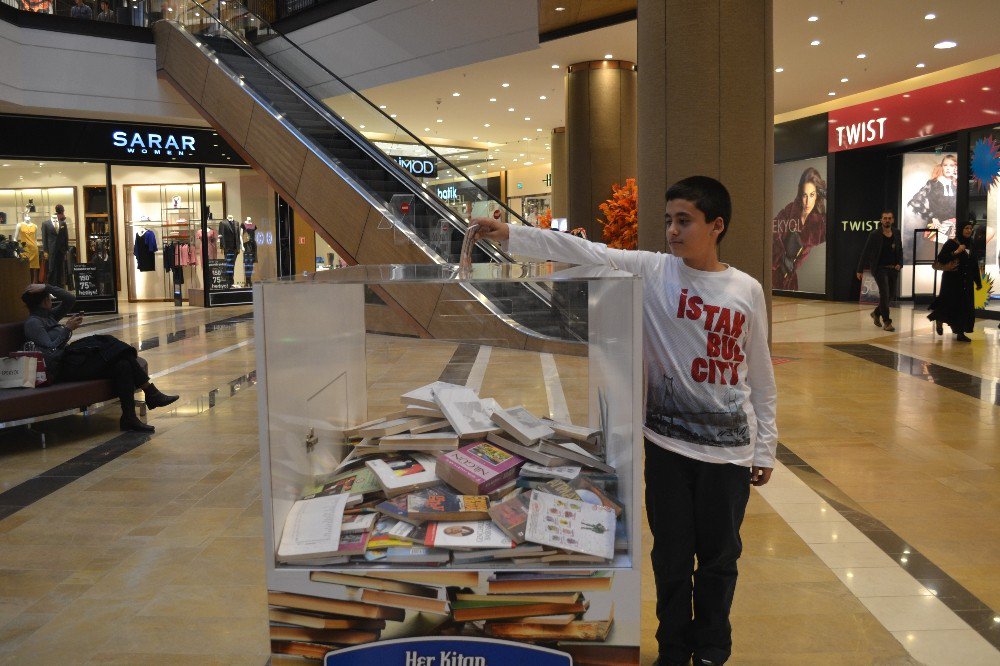 Dev Kitap Kumbarası Bağışçıları Bekliyor