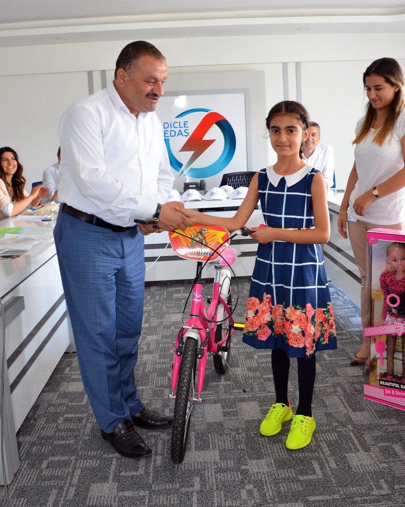 Dicle Elektrik’te Düzenlediği Resim Yarışmasında Dereceye Girenler Ödüllerini Aldı