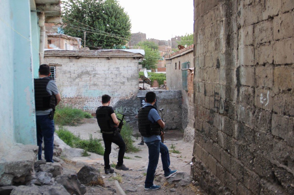 Diyarbakır’da Hava Destekli Şafak Operasyonu: Gözaltılar Var