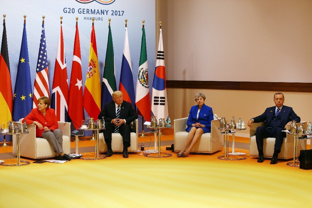 Hamburg’da Liderler Buluştu