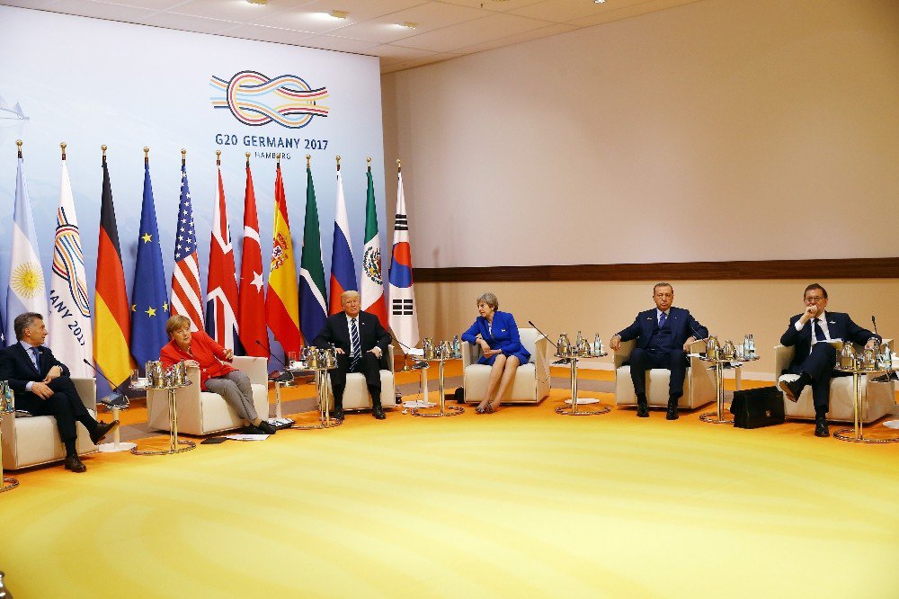 Hamburg’da Liderler Buluştu