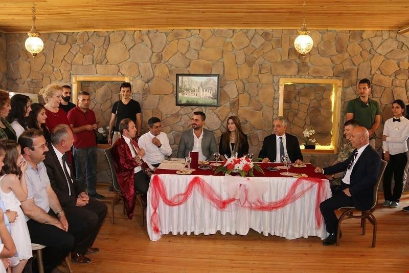 Vali Toprak, Genç Çiftin Nikâh Törenine Katıldı