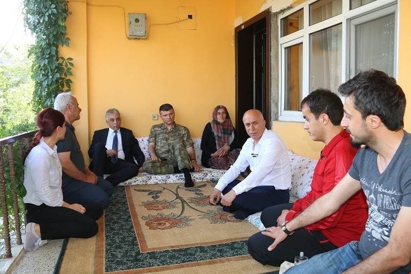 Vali Toprak’tan Özatak Ailesine Ziyaret