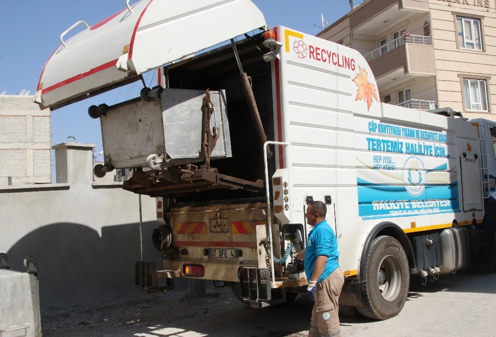 Haliliye’de Çöp Konteynerleri Dezenfekte Ediliyor