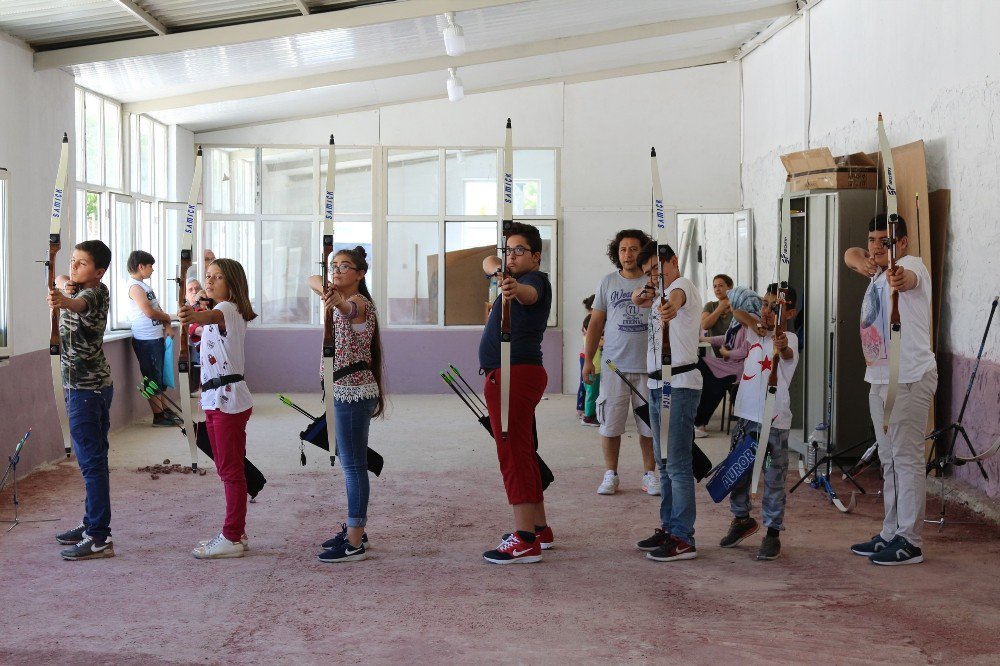 Karaman’da Gençler Ata Sporu Okçuluğu Öğreniyor