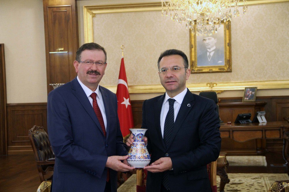 Genel Sekreter Bayram, Vali Aksoy’u Ziyaret Etti