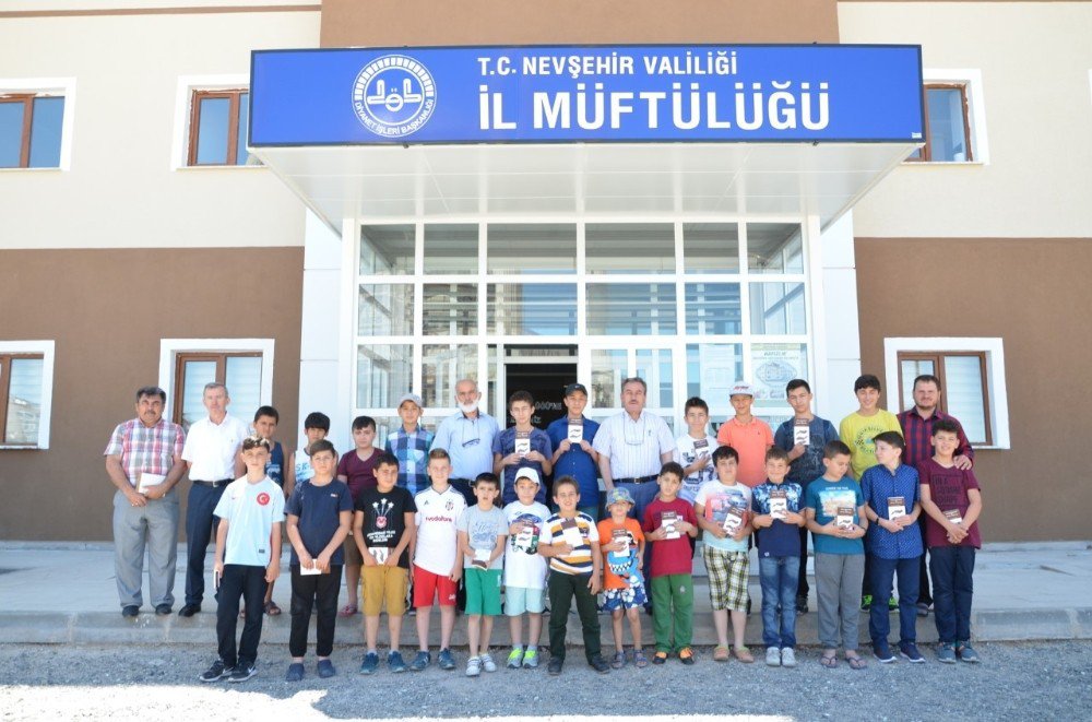 Öğrenciler Harçlıklarını Külliye İnşaatını Bağışladı