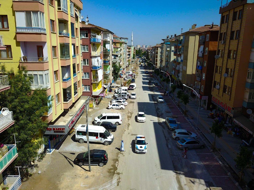 Tevfik Temelli Caddesin’de Üstyapı Çalışmaları Devam Ediyor