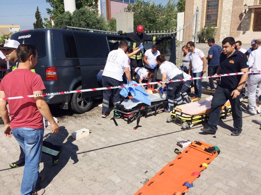 Baba Ve Oğlu Trafik Kazasında Hayatını Kaybetti