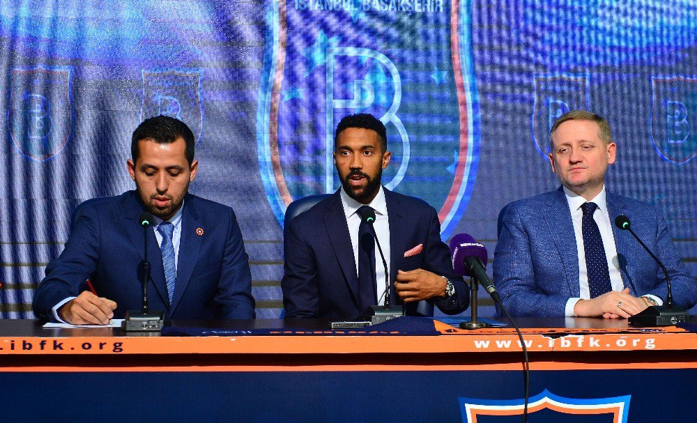 Gael Clichy: "Başakşehir’i Mini Bir Manchester City Olarak Görüyorum"