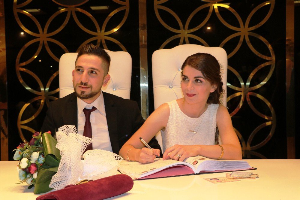 Nikah Salonlarında 7.7.2017 Yoğunluğu