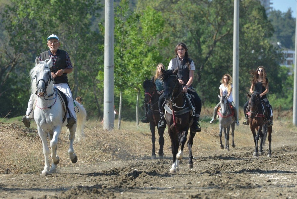 Rahvan At Yarışları Nefes Kesecek