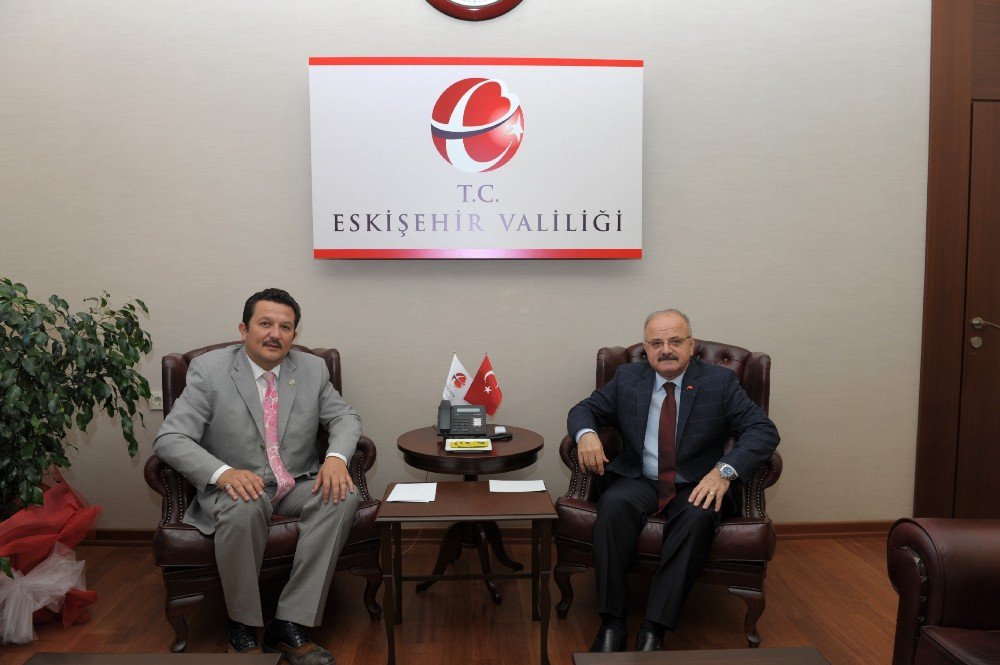 Vali Çakacak: “Vatandaşların Yaşamını Kolaylaştıracak Çalışmalara Destek Oluruz”