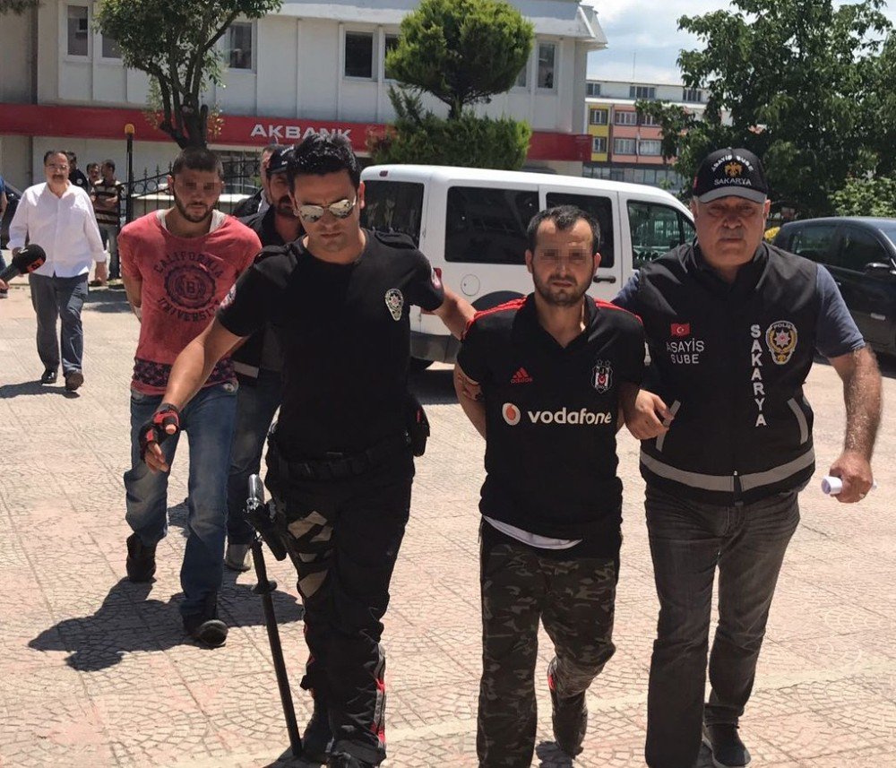 Hamile Suriyeli Kadın Ve Çocuğunu Öldüren Zanlılar Adliyeye Sevk Edilirken Pişman Olduklarını Söylediler