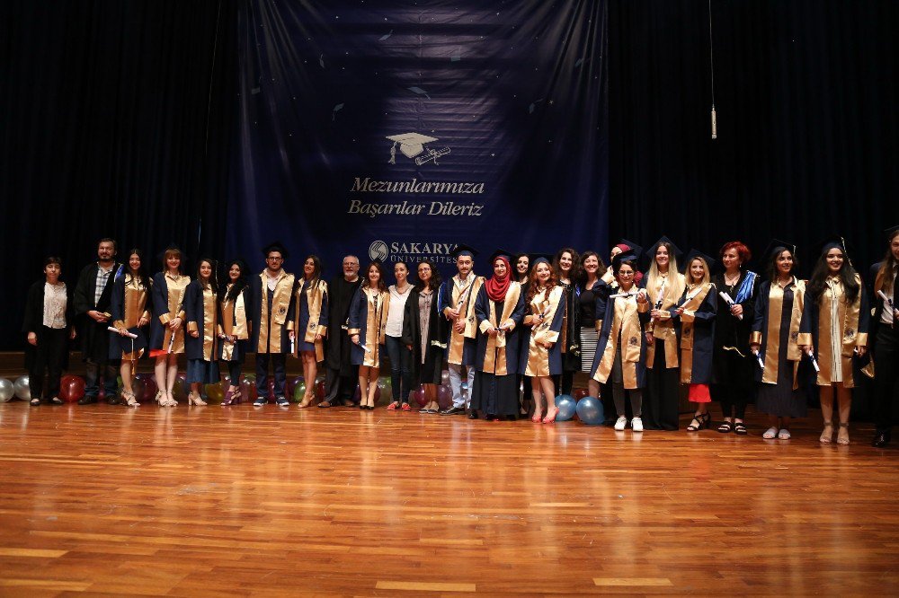 Stmf Mezunlarını Coşku İle Uğurladı