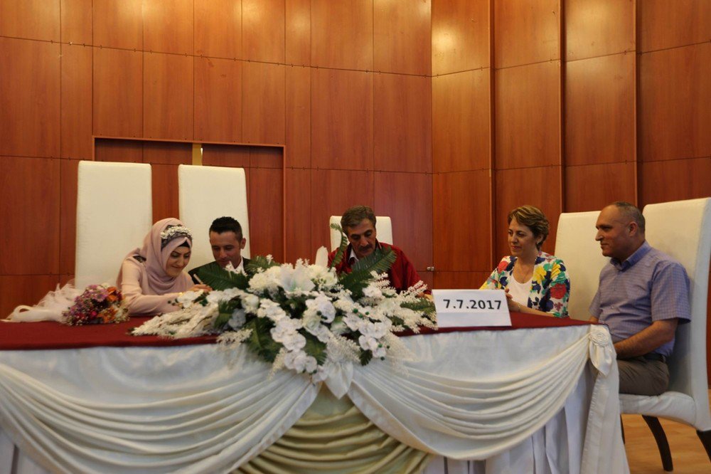 Sivas’ta 97 Çift Evlenmek İçin ’07.07.2017’ Tarihini Seçti