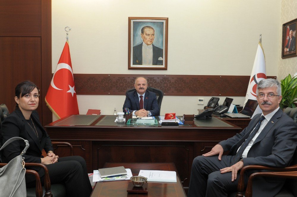 Vali Çakacak: “Vatandaşların Yaşamını Kolaylaştıracak Çalışmalara Destek Oluruz”