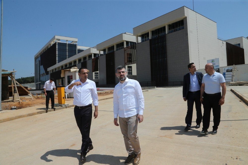 Sultanbeyli, Dev Hastanenin Açılışı İçin Gün Sayıyor