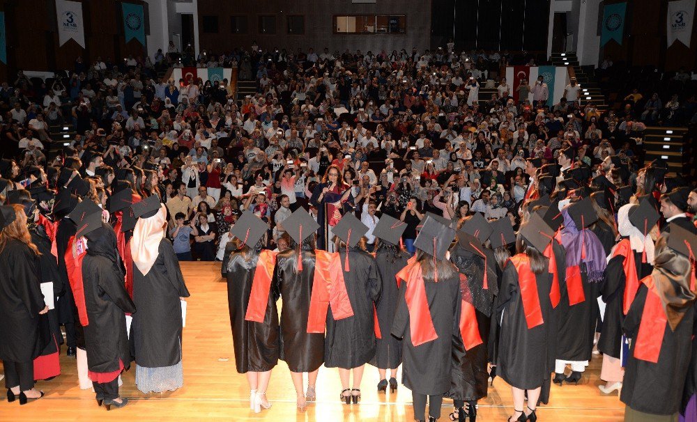 Sağlık Bilimleri Fakültesi’nde Diploma Heyecanı