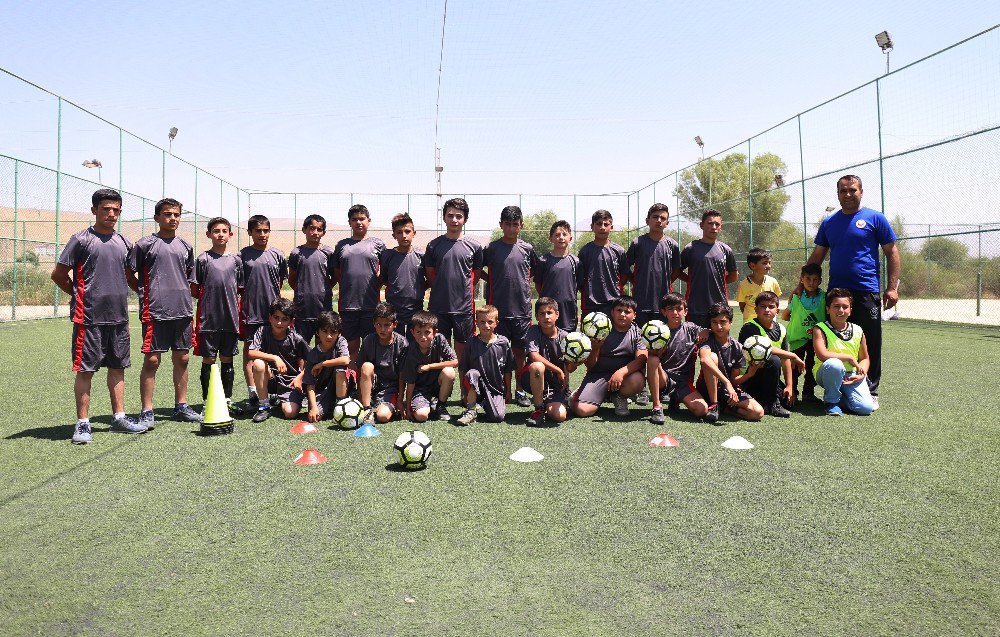 Gürpınar’da Gençler Spora Kazandırılıyor