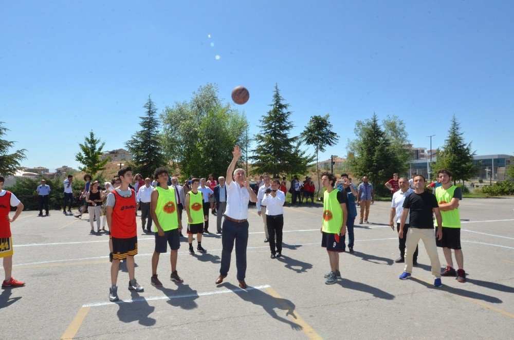 Yeşilyurt’ta Ulusal Masa Tenisi Ve Sokak Basketbolu Turnuvası