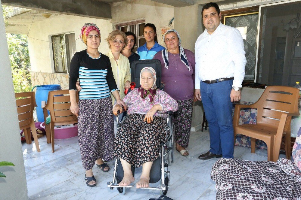 Başkan Çeçrioğlu, Kuyucak’ta Yüzleri Güldürdü