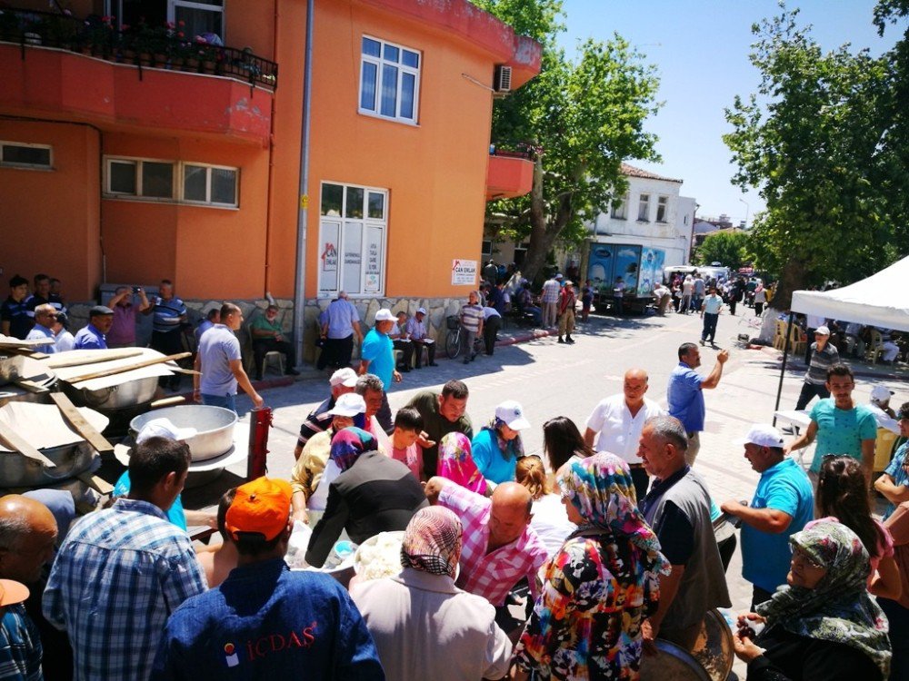 Geleneksel Çardak Hayrı Yapıldı