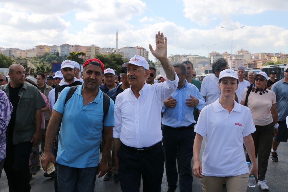 Kılıçdaroğlu’nun “Adalet Yürüyüşü” D-100 Otoyolu’nu Kilitledi