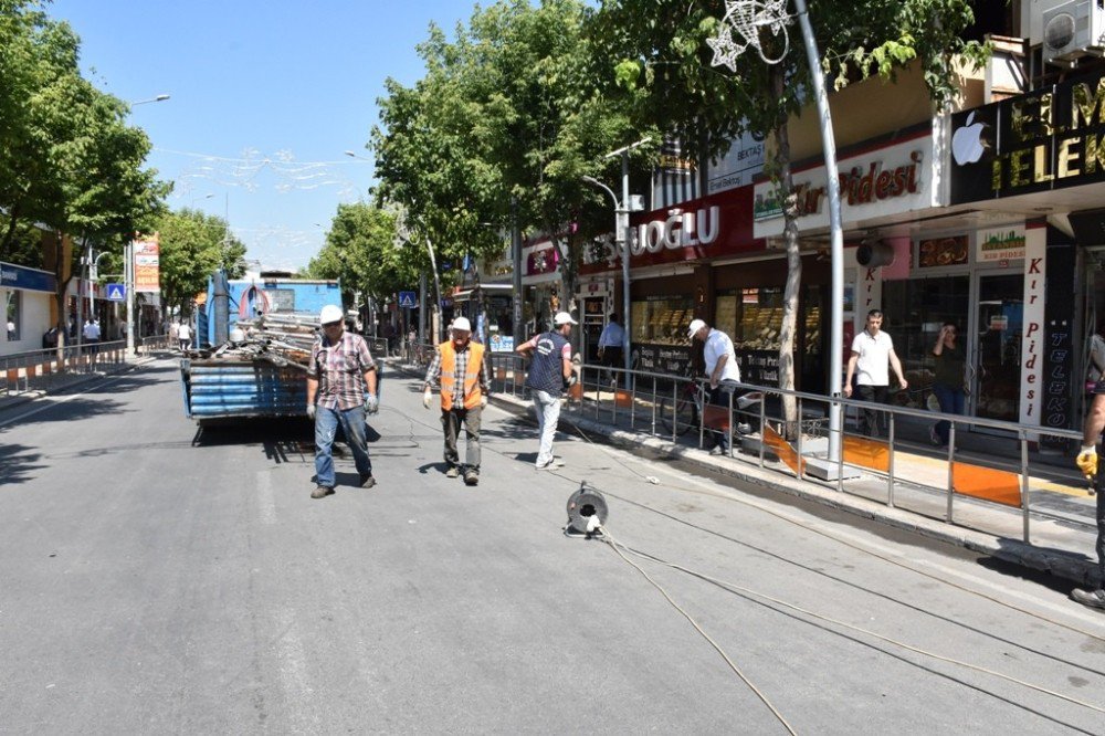 İstanbul Caddesinde Yaya Korkulukları Kaldırıldı